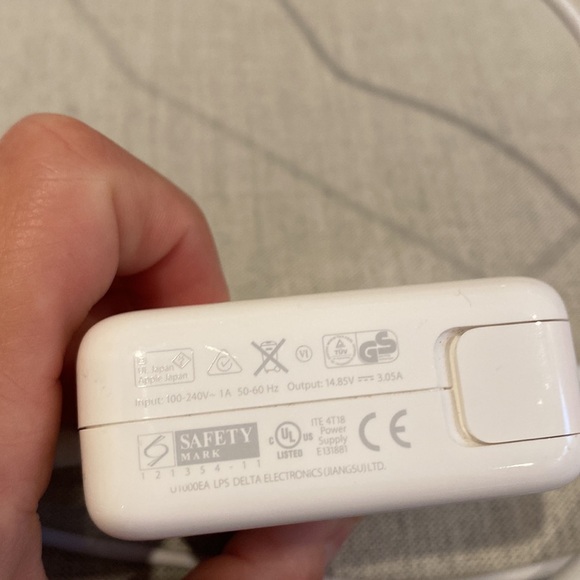 145”/12’ Apple 45W MagSafe 2 Power Adapter and AC power Adapter Extension Cable - Picture 5 of 9